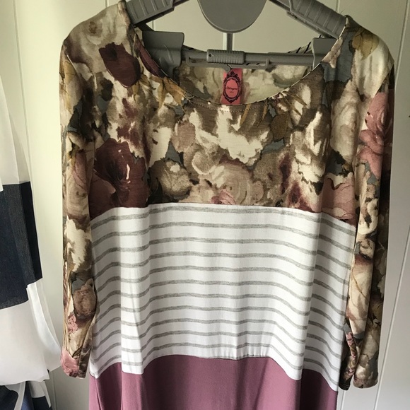 honeyme Tops - Floral striped top